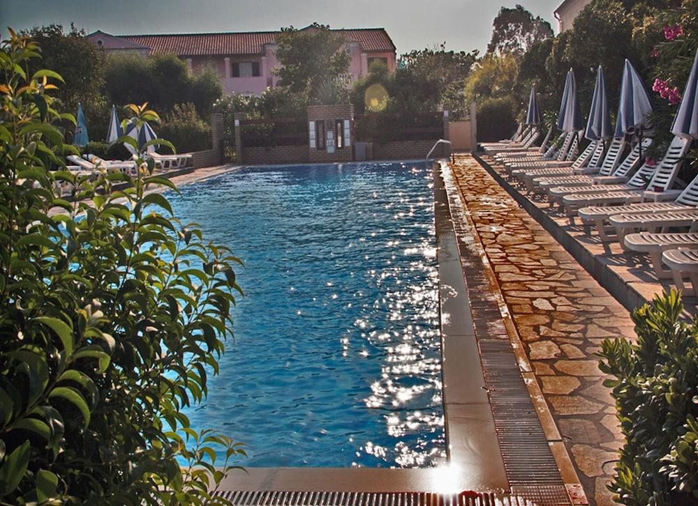 Nireas Resort Corfu 아카라비 외부 사진